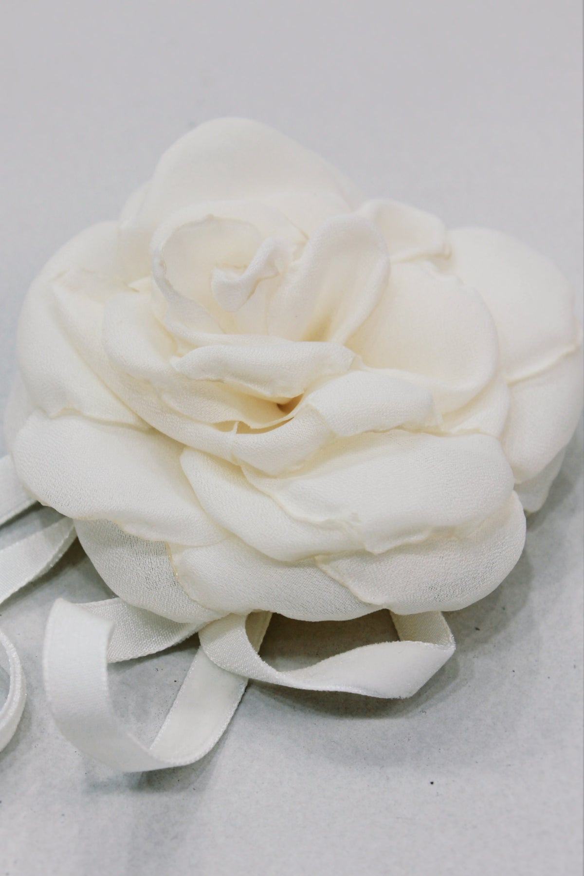 Colar Chocker Com Flor Branca #606