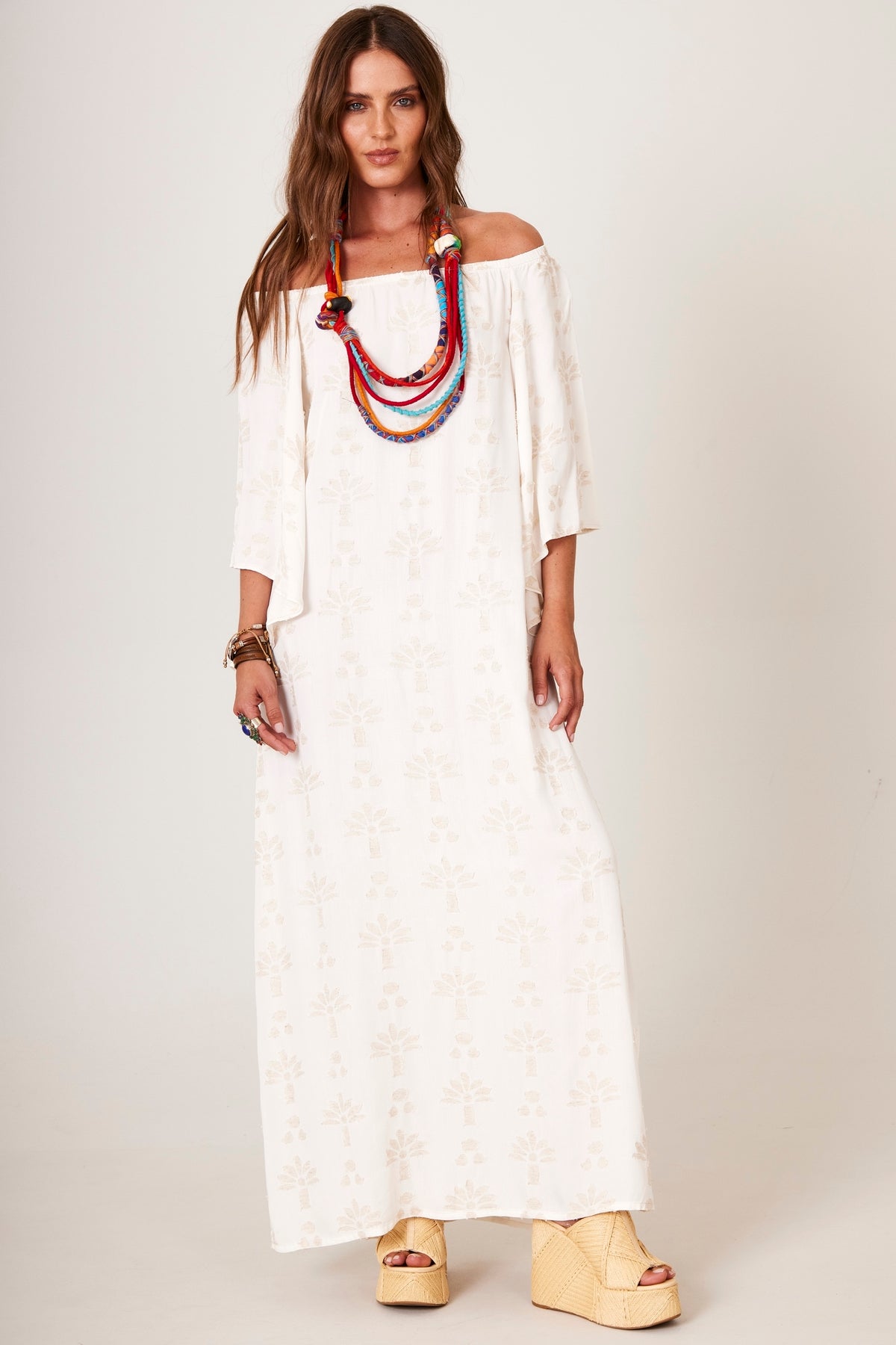 Vestido Longo De Linho Ciganinha Bege Com Flores Texturizadas Yacamim C6