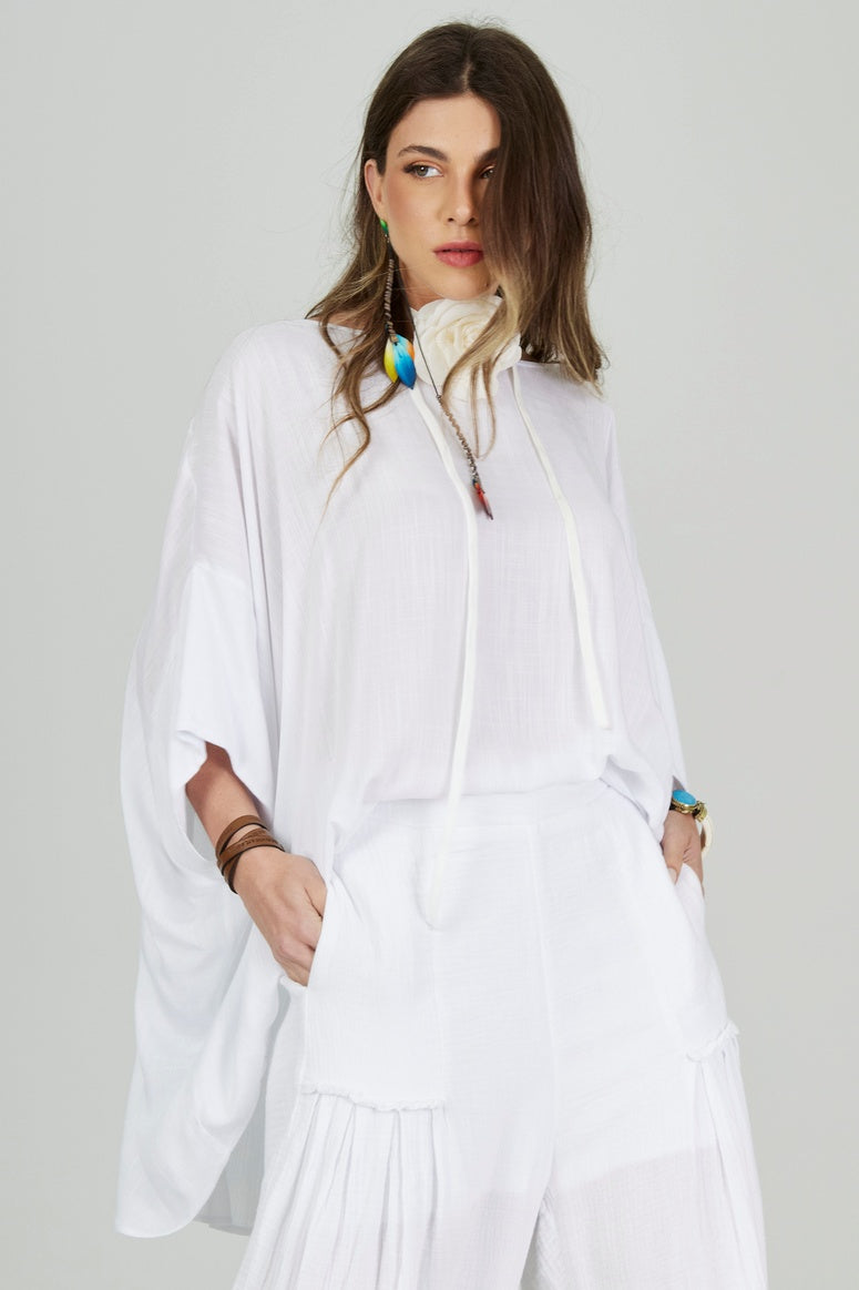 Bata Ampla Com Mangas 3/8 E Decote Canoa Branco Yacamim Q1