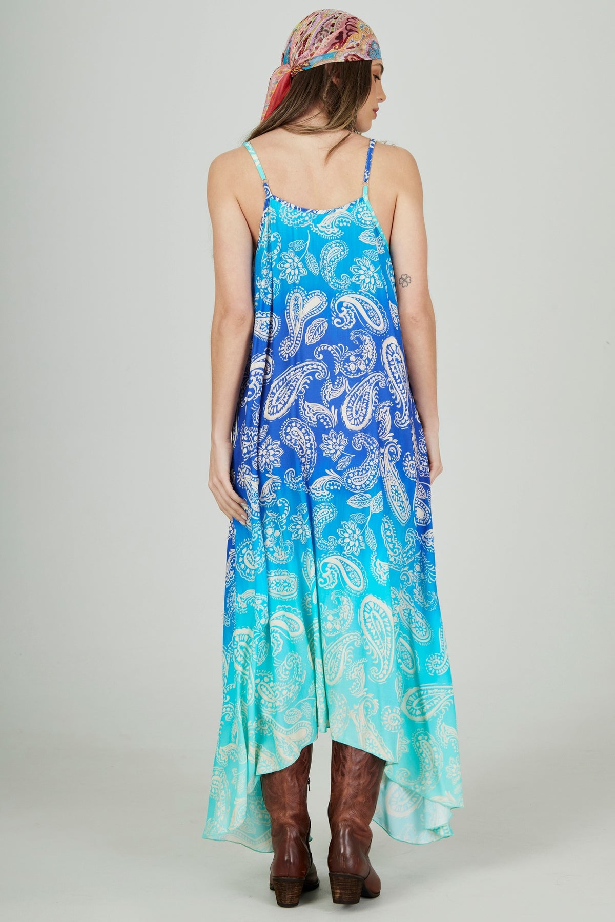 Vestido Longo Amplo Azul Degradê Cashmere Yacamim E24