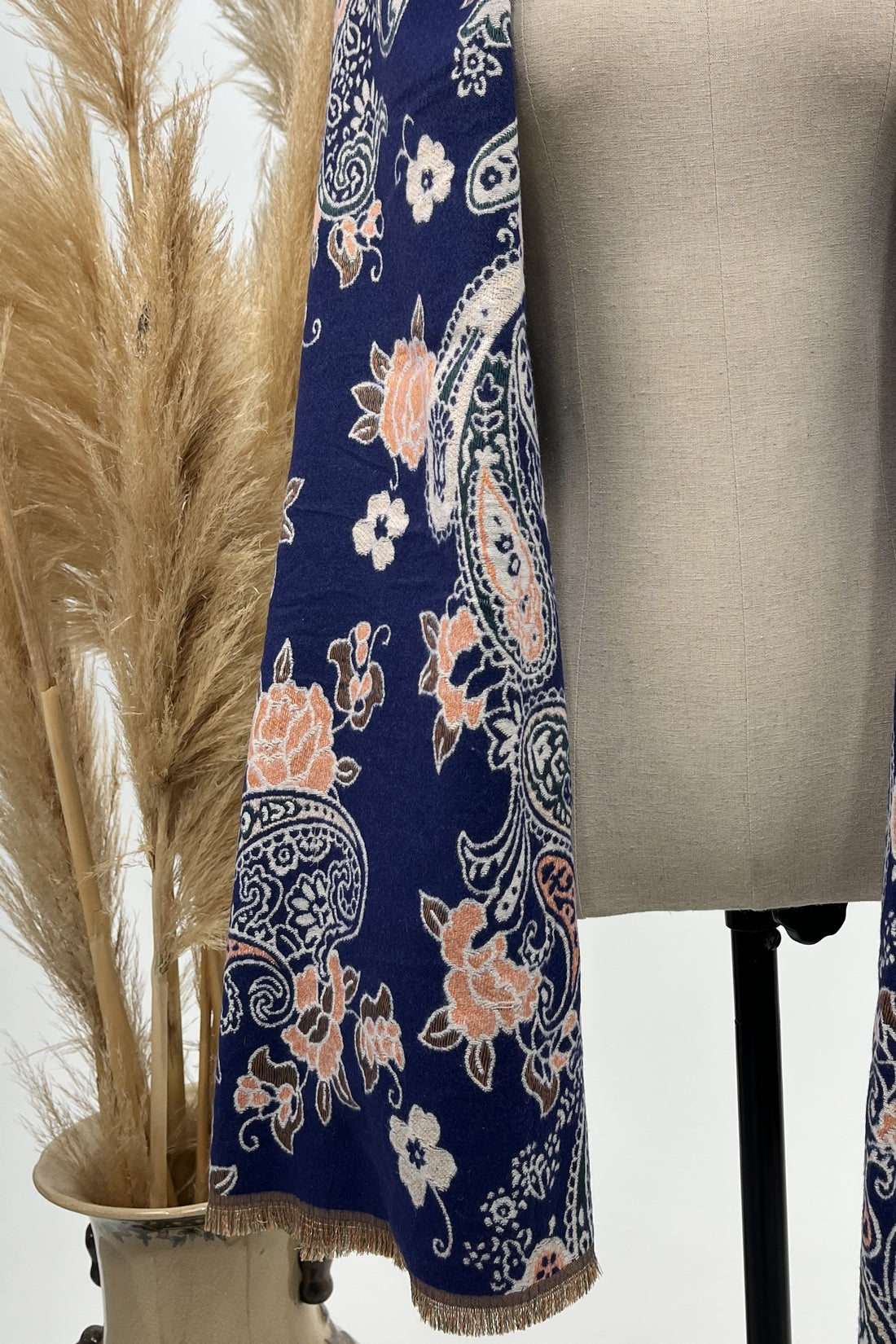 Cachecol Cashmere Azul Estampado Dupla Face Yacamim #259