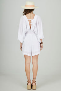 Macaquinho Curto Decote Transpassado Branco Yacamim O4