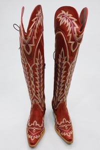 Bota Cano Alto 52cm Bordada Vermelha Yacamim #470