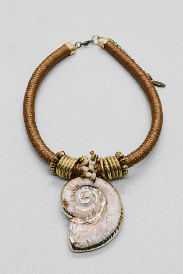 Colar Artesanal Com Pingente De Concha Yacamim #627