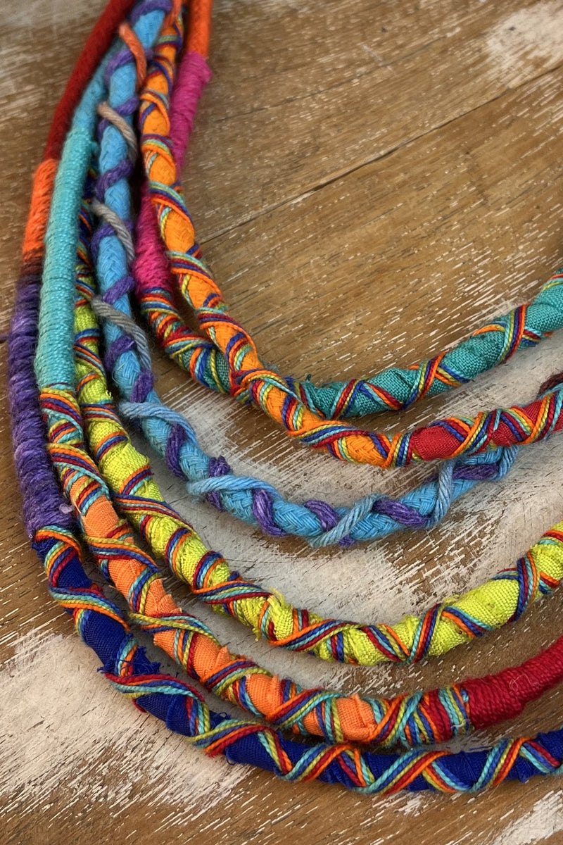 Colar Artesanal De Cordas Coloridas Yacamim #301