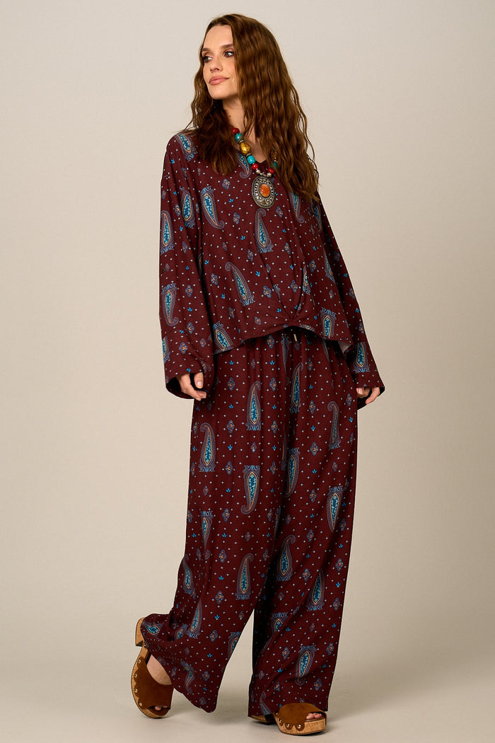 Calça Pantalona Marrom Estampa Paisley Yacamim T5