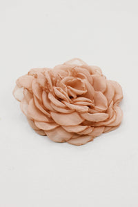 Presilha De Cabelo Flor De Tule Bege Escuro Yacamim #608