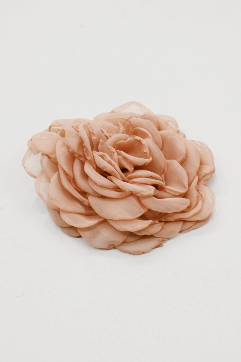 Presilha De Cabelo Flor De Tule Bege Escuro Yacamim #608