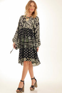 Vestido Curto Com Mangas Longas Bufantes Preto Patchwork Yacamim