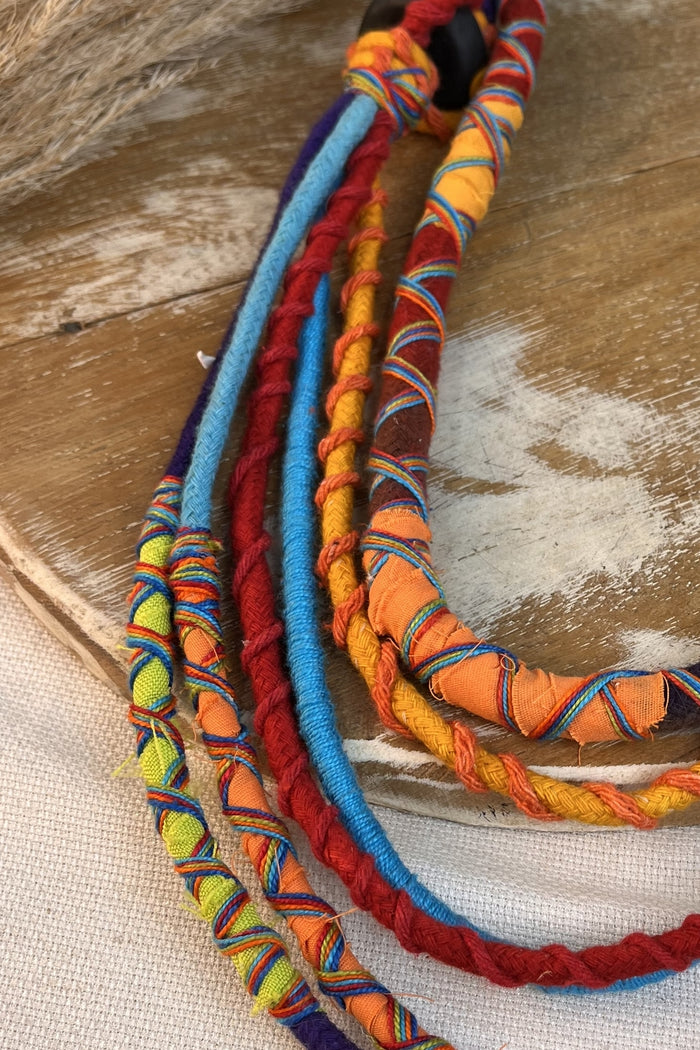 Colar Artesanal De Cordas Coloridas Yacamim #305