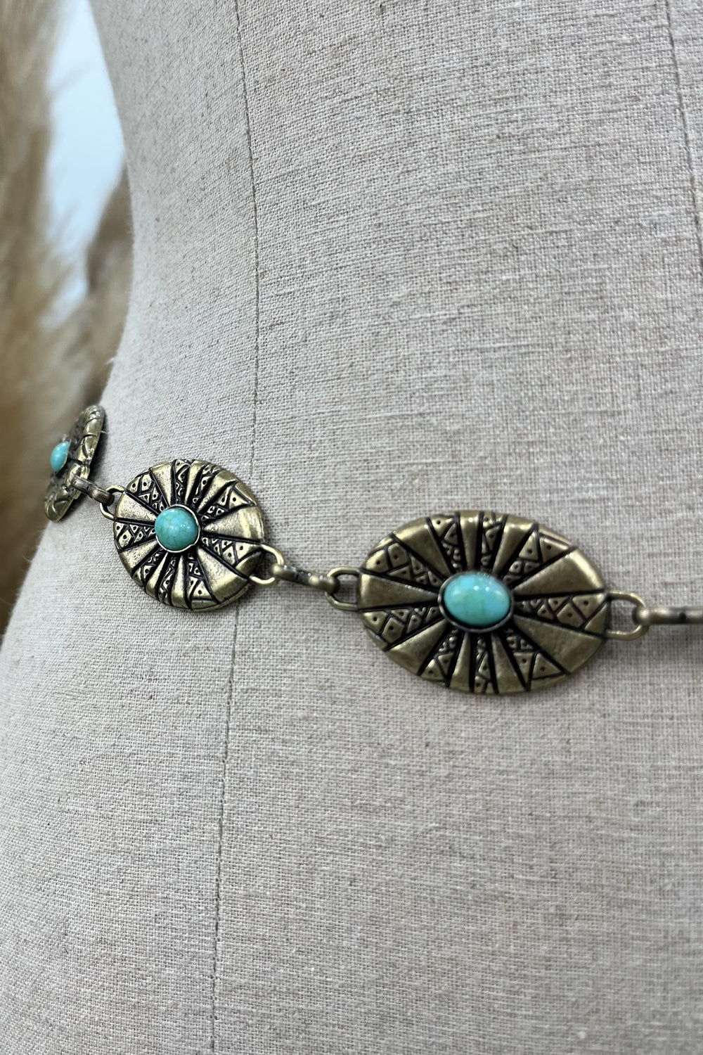 Cinto De Correntes Em Ouro Velho Com Pedras Verdes Yacamim #214