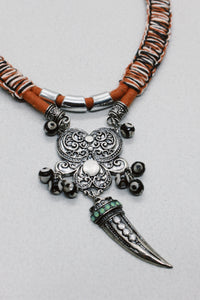 Colar Artesanal Com Pingentes Trabalhado Metálico Yacamim #625