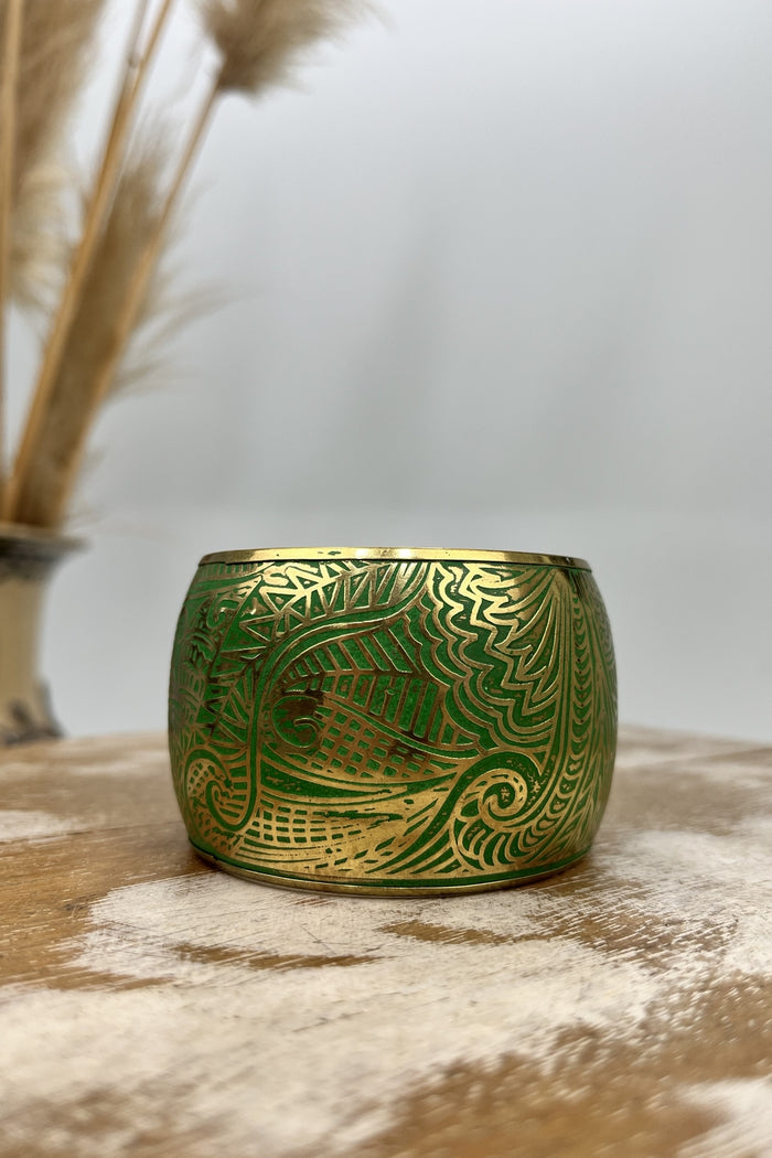 Pulseira De Metal Com Desenho Gravado Verde Yacamim #183