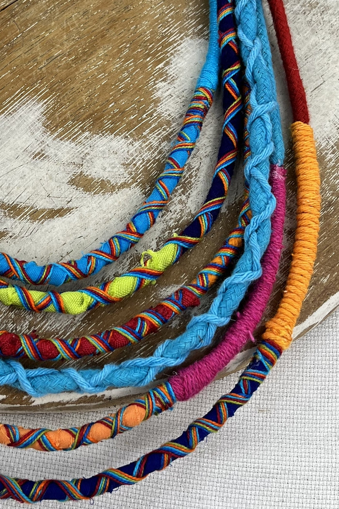 Colar Artesanal De Cordas Coloridas Yacamim #211