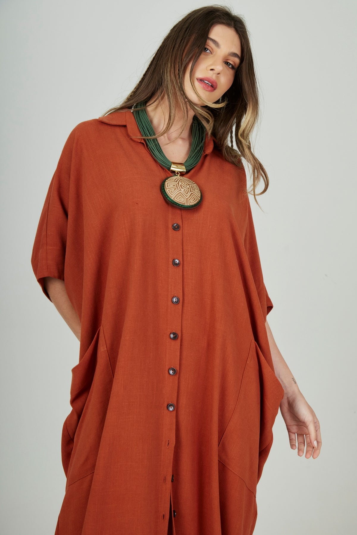 Chemise Midi De Viscolinho Terracota Yacamim L6