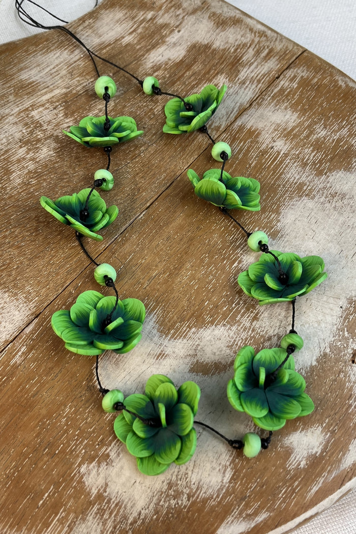 Colar Artesanal De Fimo Flores Verdes Yacamim #279
