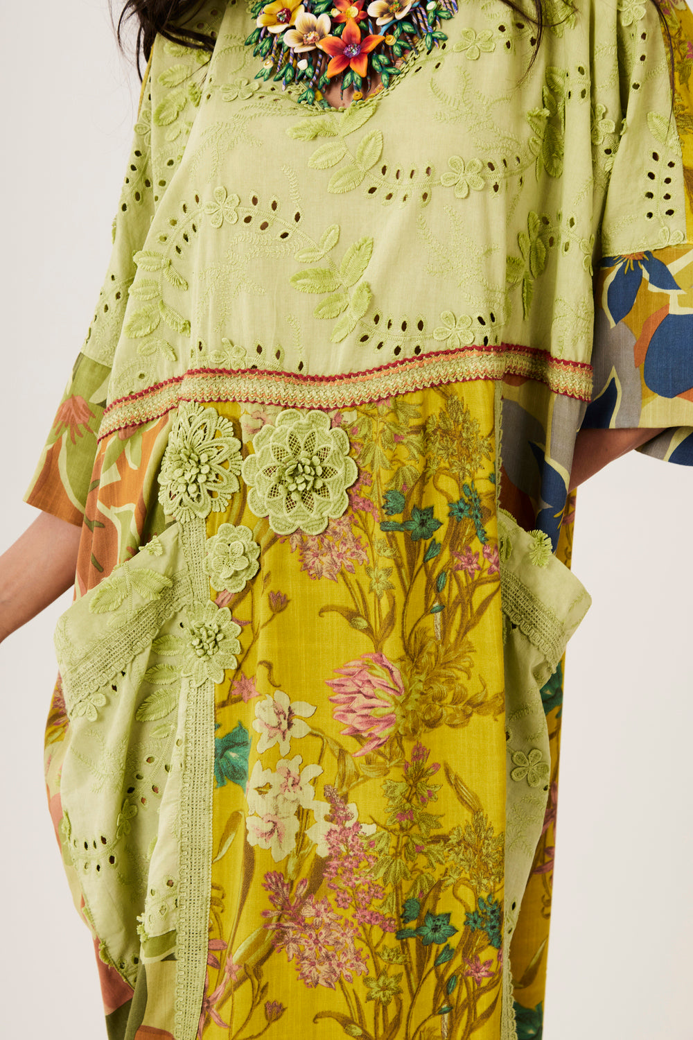 Kaftan Midi Broderie Verde Patchwork Yacamim J4