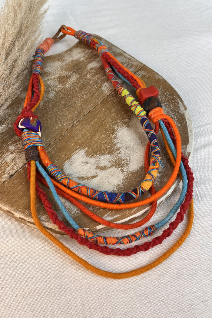 Colar Artesanal De Cordas Coloridas Yacamim #309