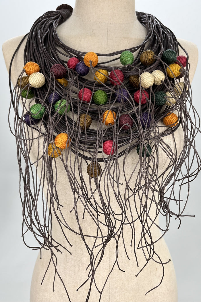 Colar Artesanal Ninho Com Esferas Resinadas Coloridas Yacamim #170