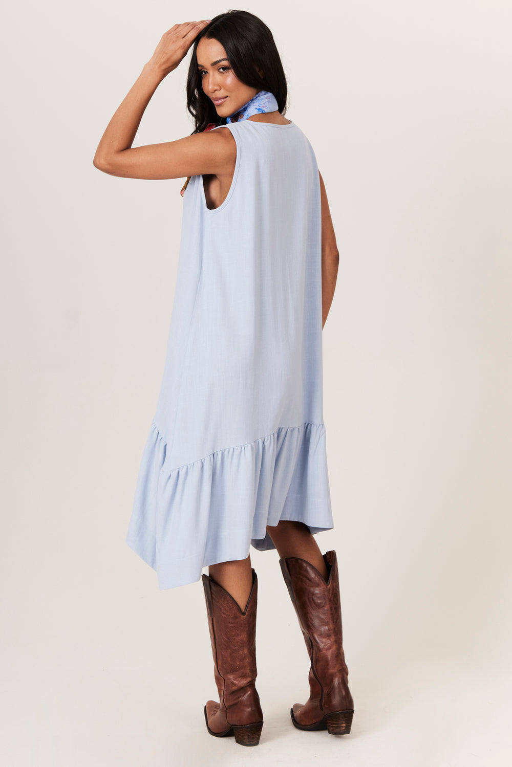 Vestido Curto Regata De Viscolinho Com Pontas Azul Claro Yacamim D15