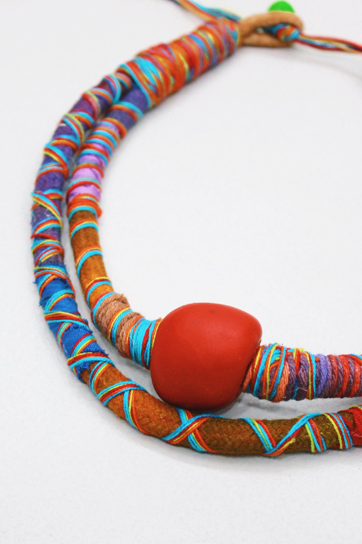 Colar Artesanal De Cordas Coloridas Yacamim #419