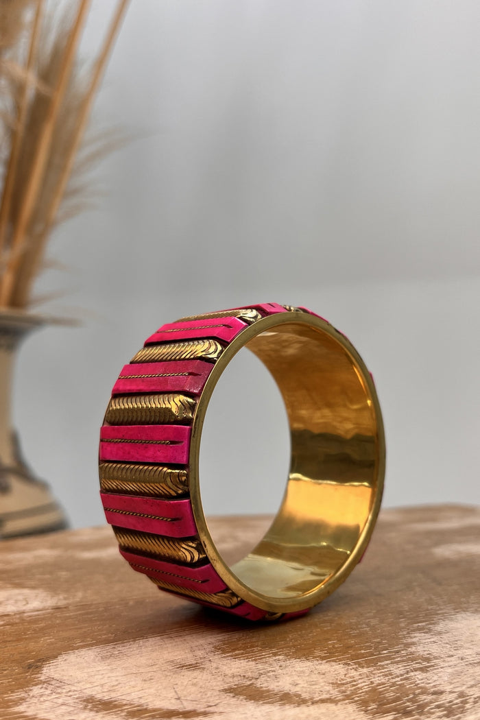 Pulseira Bracelete De Metal Com Detalhes Rosas Yacamim #271