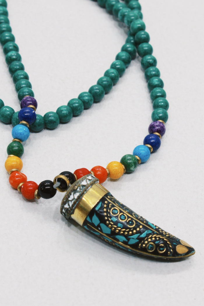 Colar Artesanal Com Pingente De Dente De Metal Verde Yacamim #622