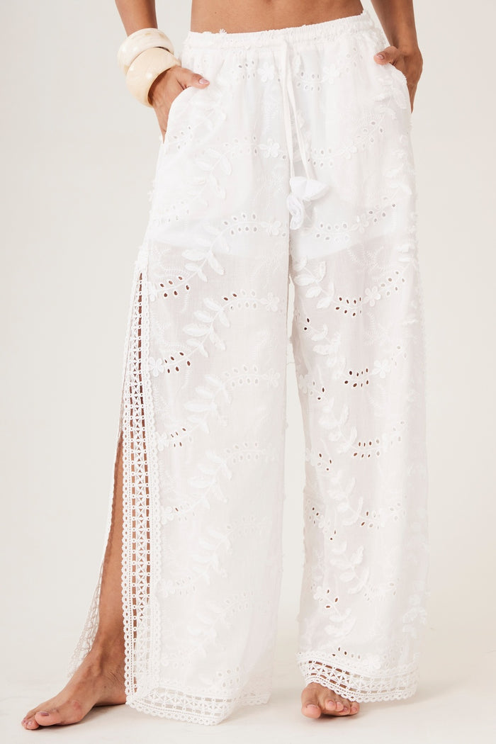 Calça Broderie Com Rendas Branco Yacamim H4