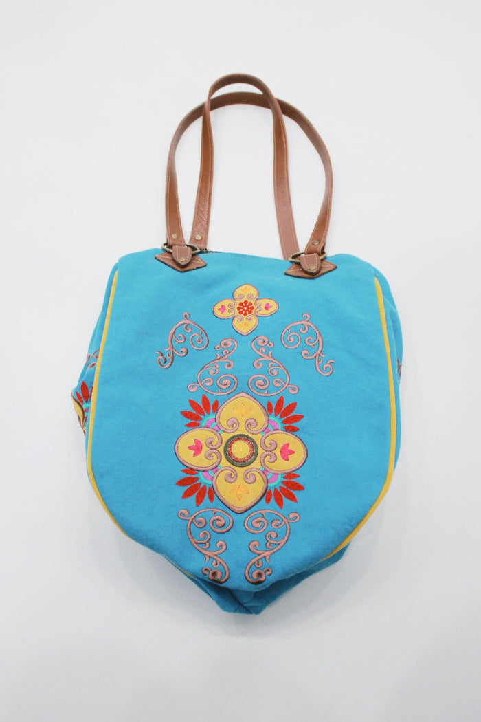 Bolsa De Lona Grande Artesanal Com Bordados Azul Claro Yacamim #526