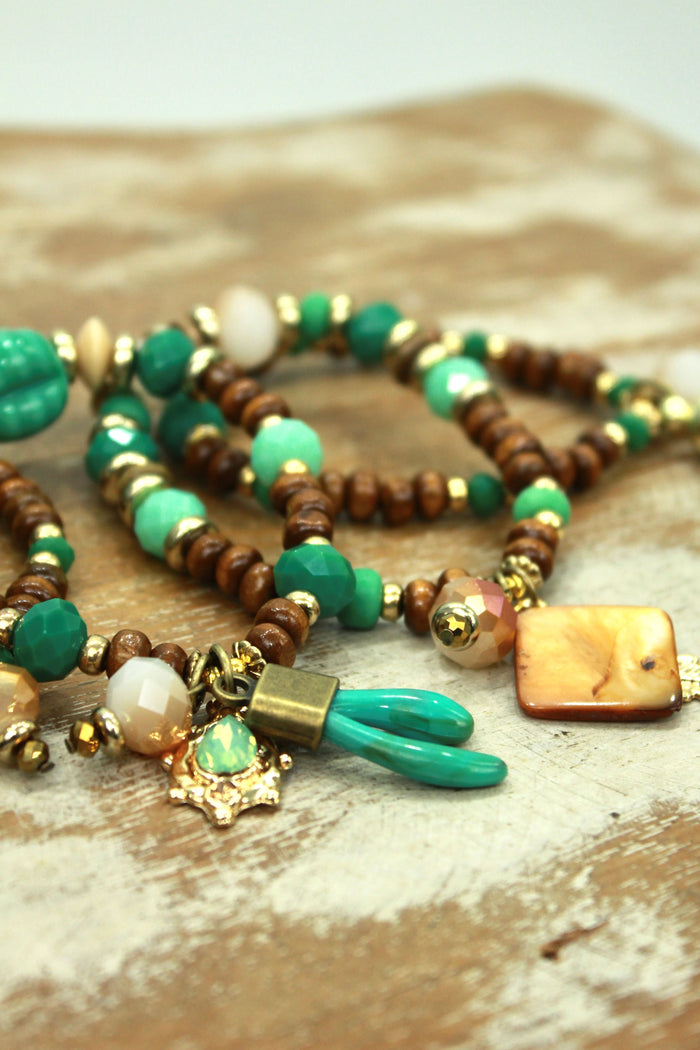 Kit De Pulseiras Com Mix De Pingentes Yacamim #365