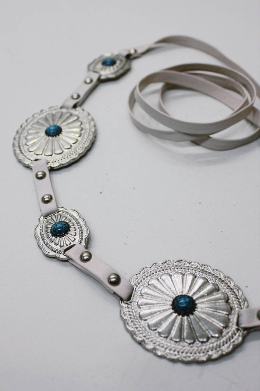 Cinto De Courino De Amarrar Branco Tira Fina E Metais Yacamim #678