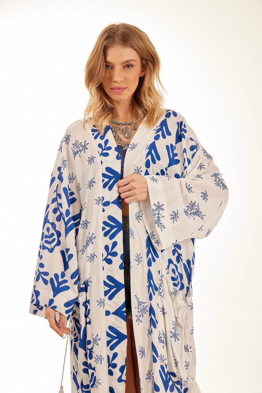 Kimono Longo Com Mangas Longas Branco Estampado Patchwork Yacamim