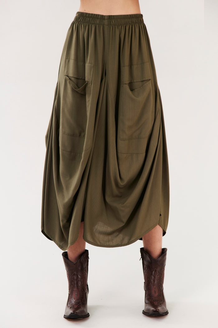 Calça Pantacourt Saruel Com Bolsões Verde Musgo Yacamim H5