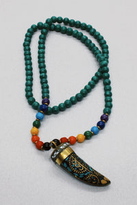 Colar Artesanal Com Pingente De Dente De Metal Verde Yacamim #622