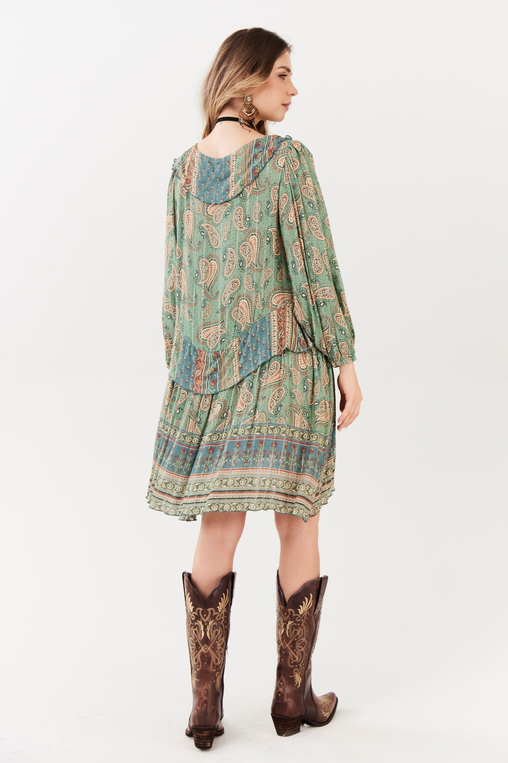 Vestido Curto Com Mangas Longas Yacamim D14