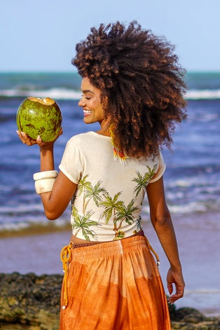 Blusa Cropped Bege Cocada Coleção Bahêa Yacamim Q2