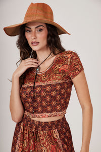 Cropped Com Mangas Curtas Terracota Estampa Cashmere Yacamim A5