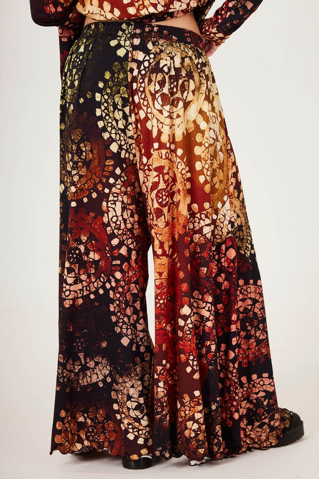 Calça Saruel Pantalona Estampa Digital De Batik Yacamim I10