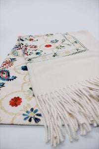 Cachecol Cashmere Bege Bordado Yacamim #720