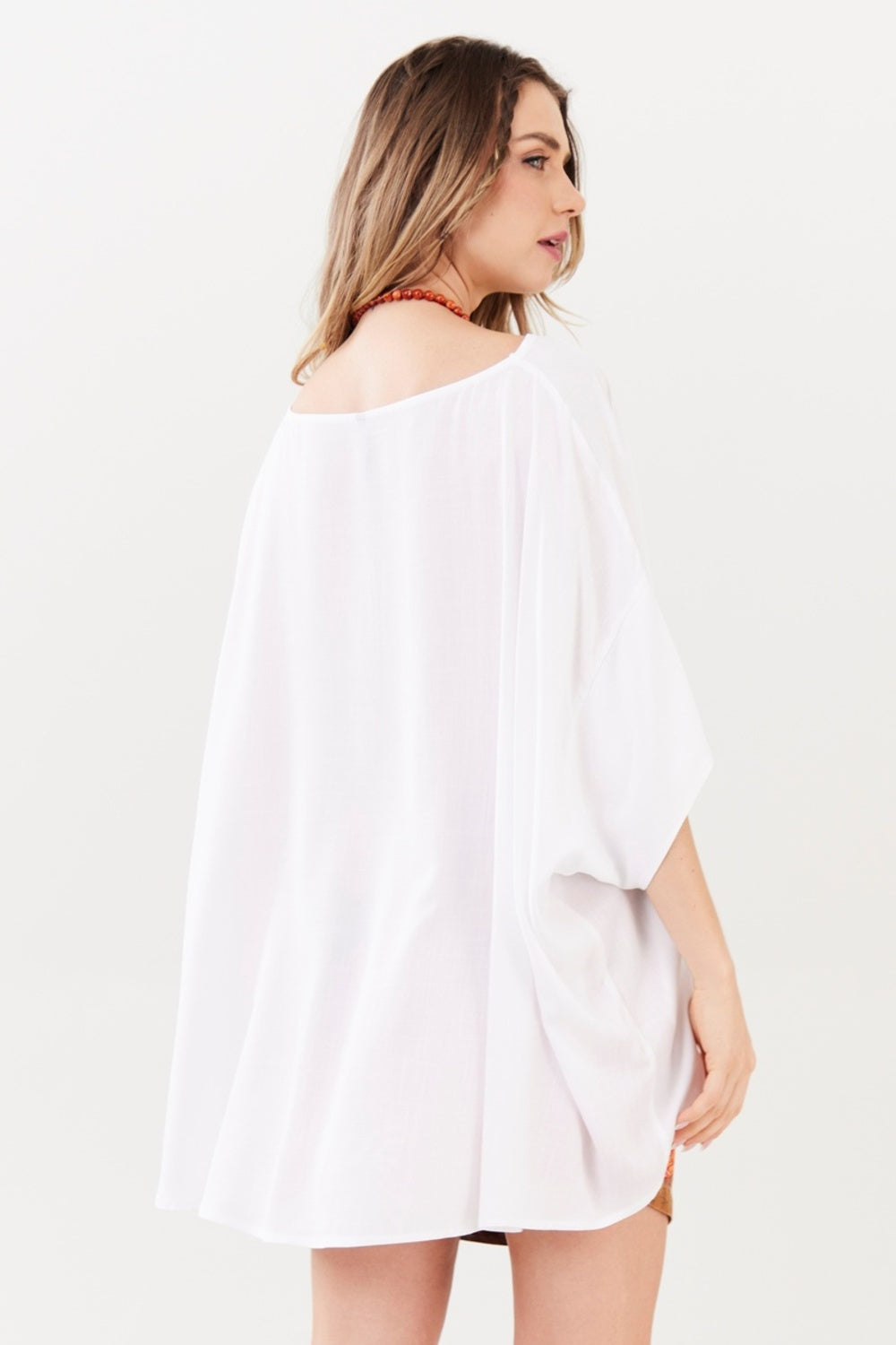 Bata Ampla Decote Ombro A Ombro Branco Yacamim B21