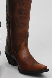 Bota Cano Longo Bico Fino Bordados Marrom Yacamim #370