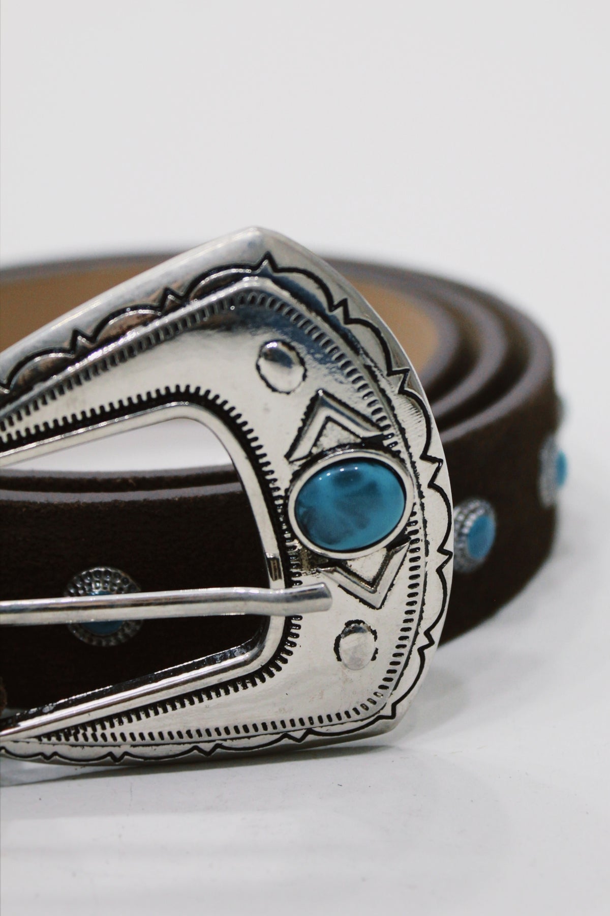 Cinto De Couro Marrom Escuro Com Fivela Metálica Yacamim #674