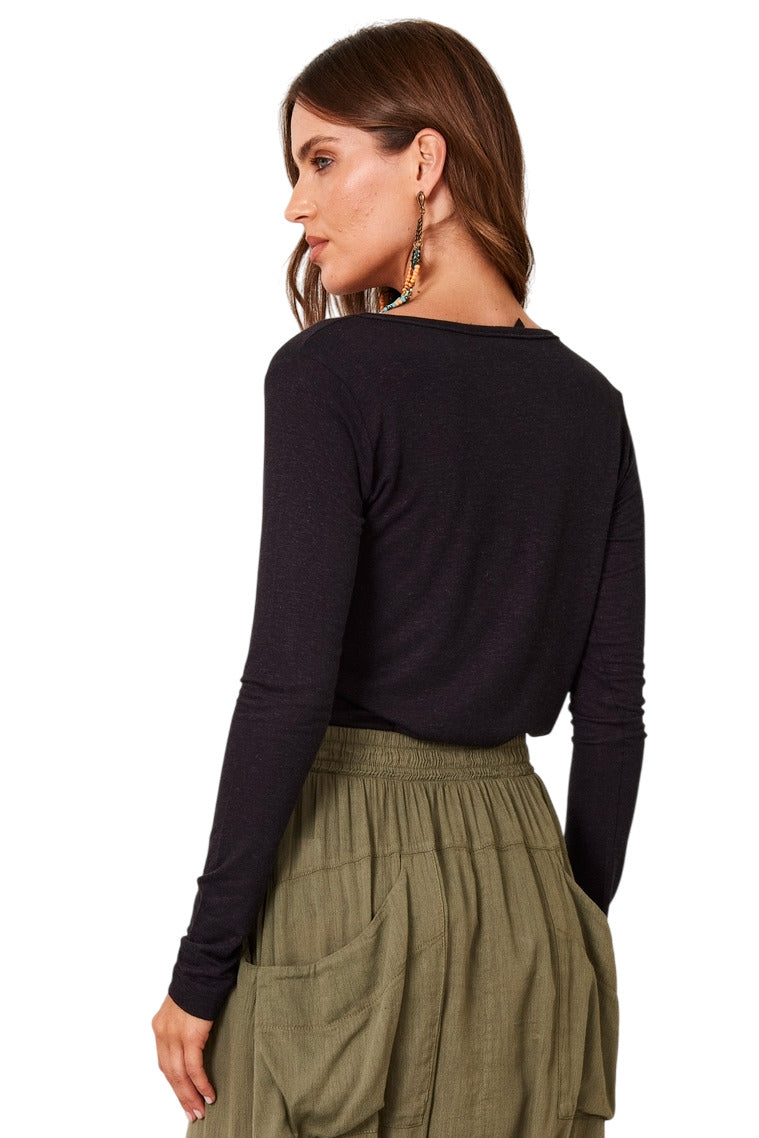 Blusa Básica Com Mangas Longas Justas Preta Yacamim B18