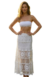 Saia Longa De Renda Com Forro Branco Yacamim K4