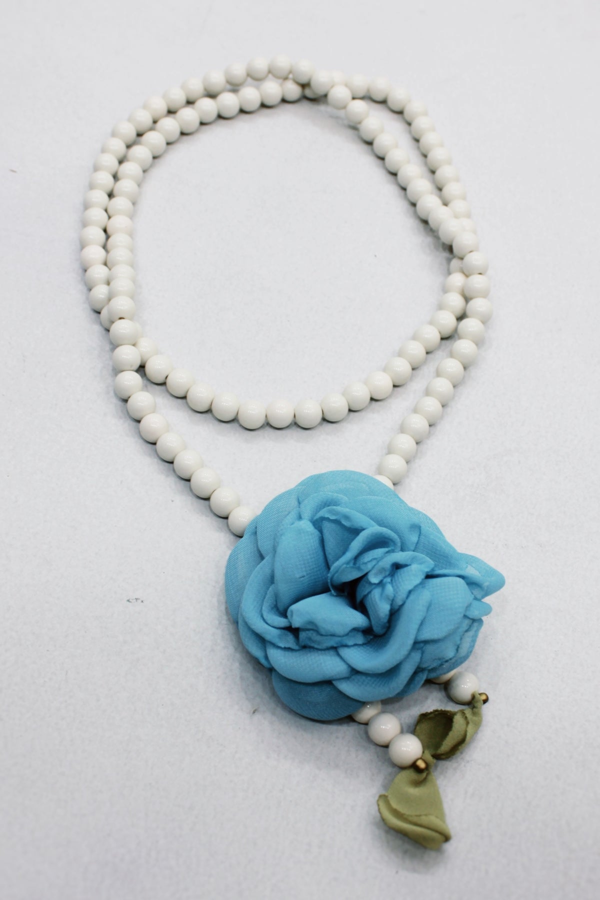 Colar Ave Maria Com Flor Azul Claro Yacamim #558