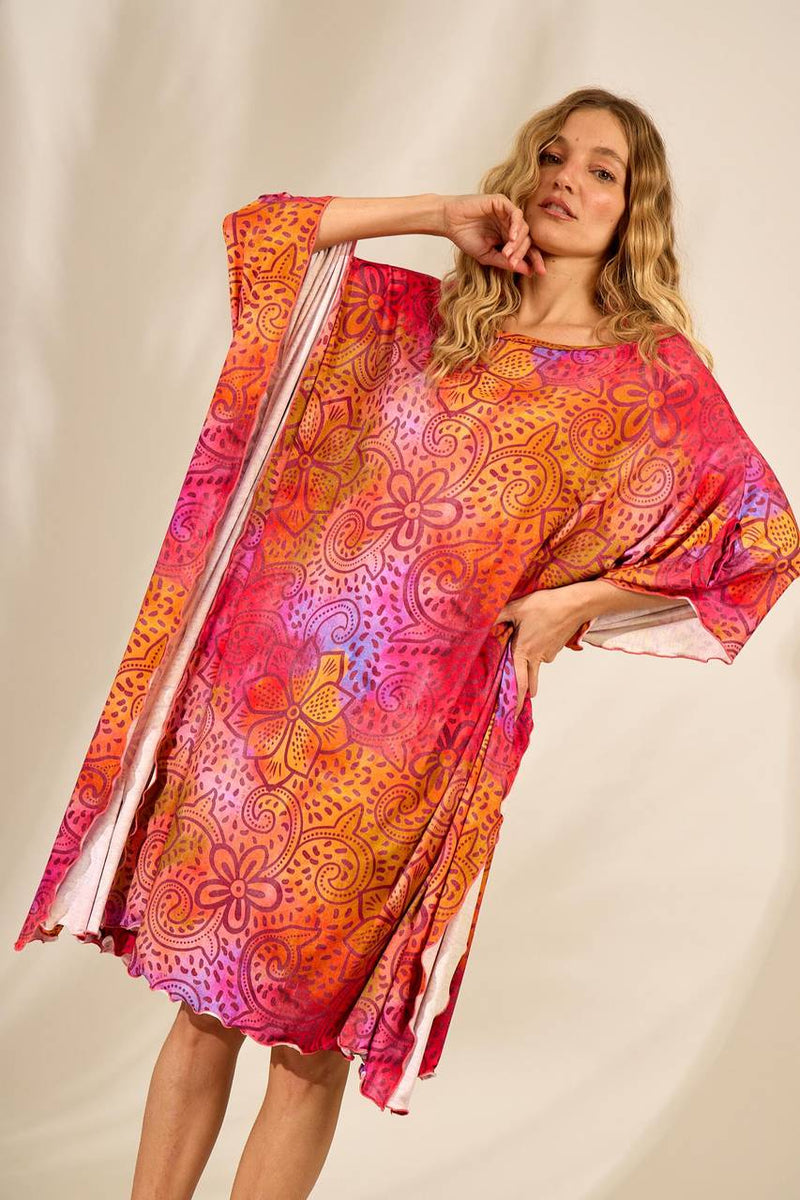 Kaftan Amplo Midi Com Decote Amplo Rosa Estampado Yacamim J3