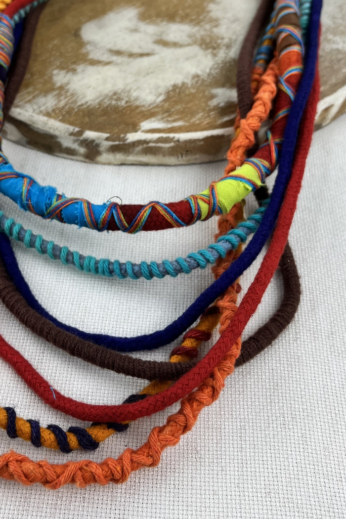 Colar Artesanal De Cordas Coloridas Yacamim #247