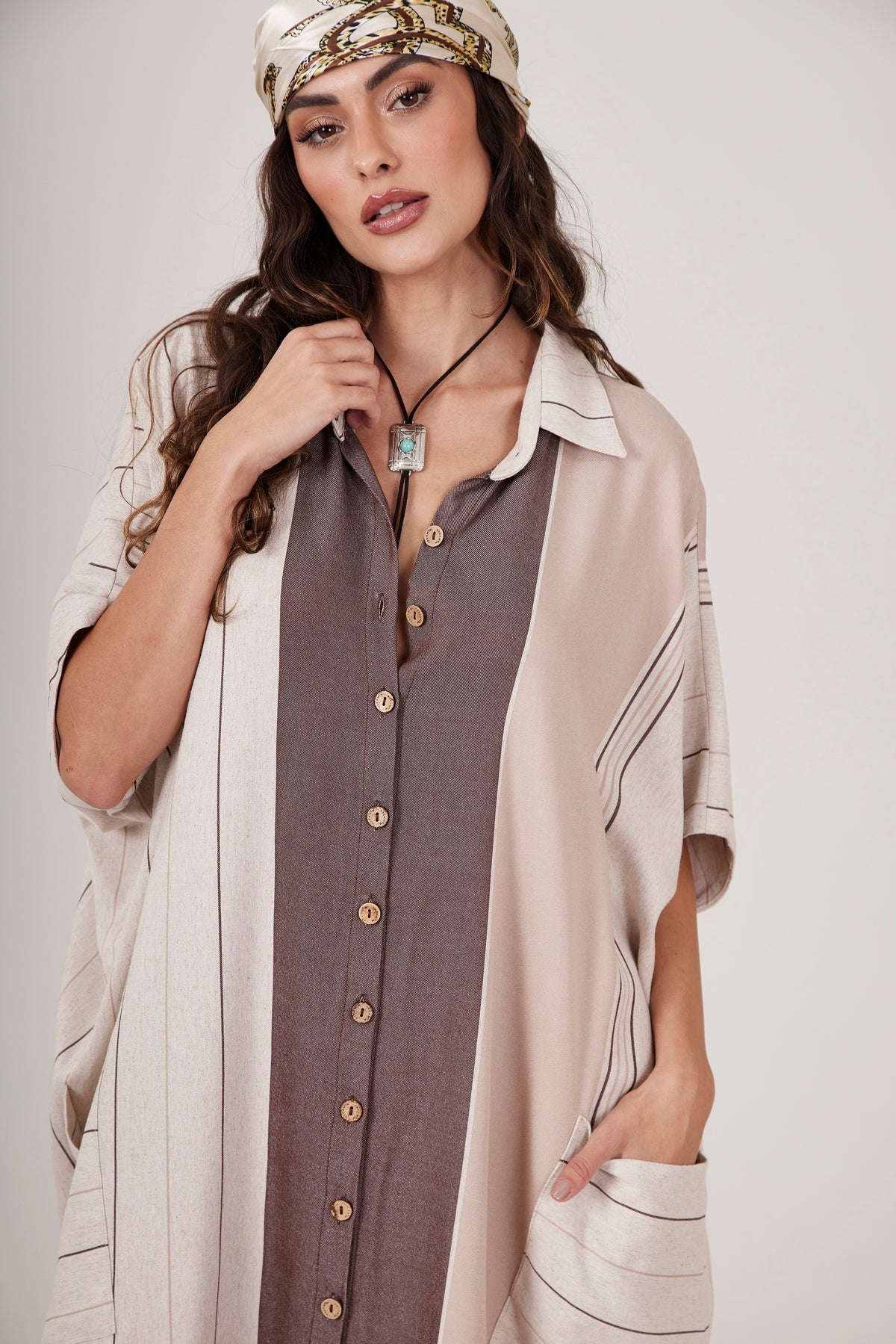 Chemise Longo Listrado Bege E Marrom Yacamim L4