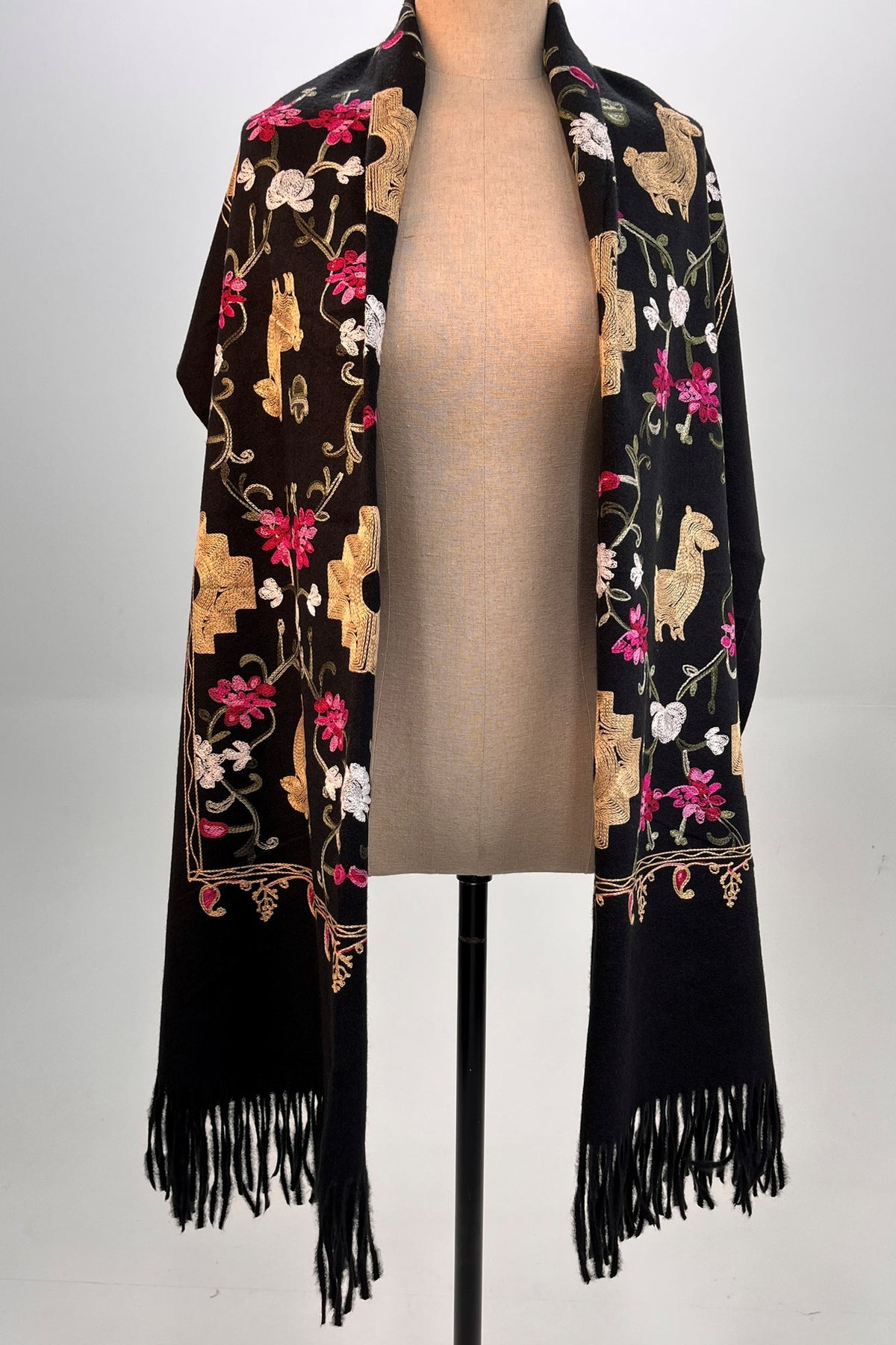 Cachecol Cashmere Preto Bordado Yacamim #320