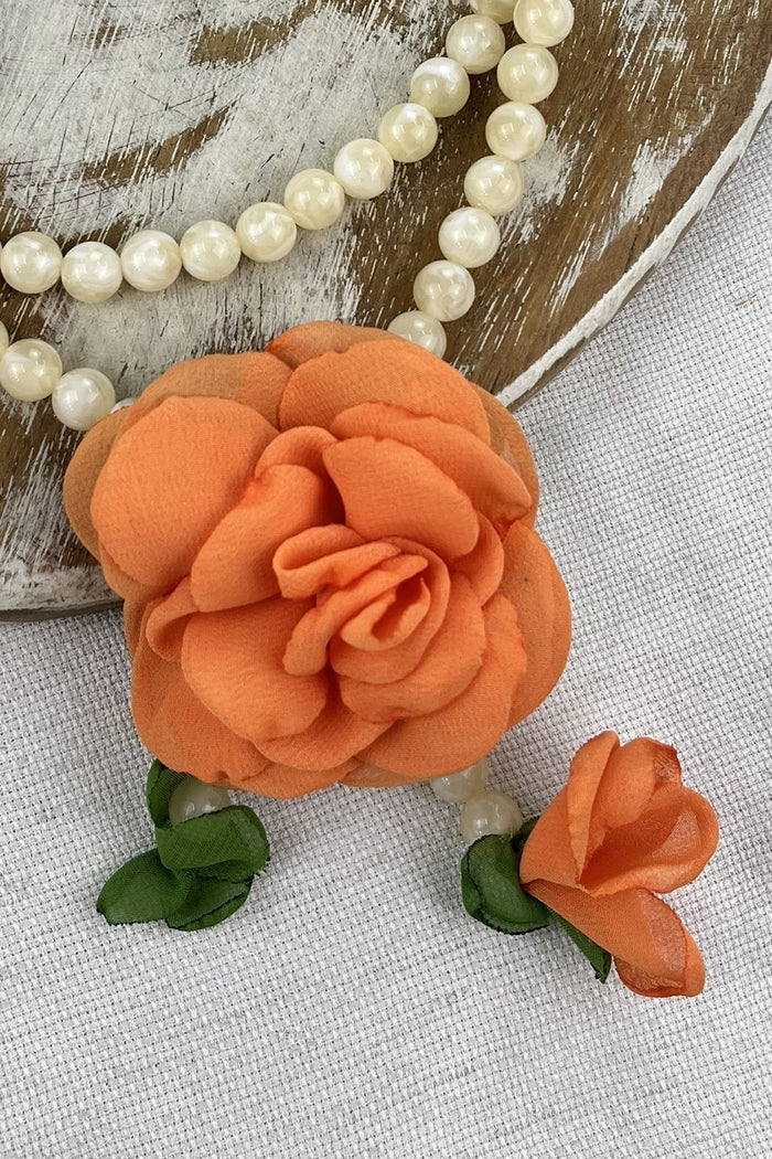 Colar Ave Maria Cor Pérola Com Flor Laranja Yacamim #168